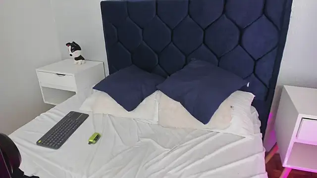 HARLEYJOHNSSON online show from 8, 3, 2025