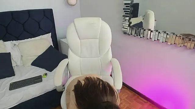 HARLEYJOHNSSON online show from 5, 3, 2025