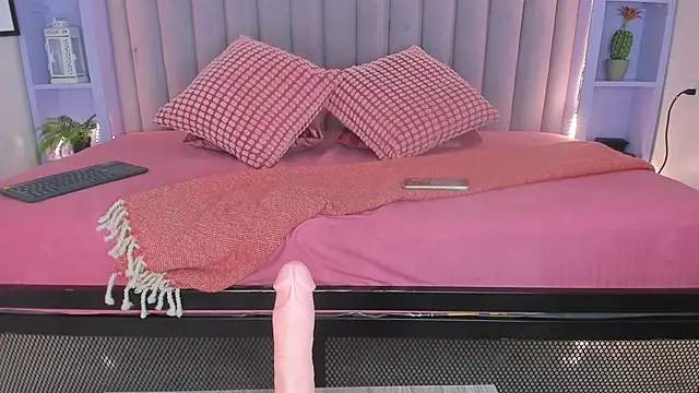 Snapshot of LilithSmith_ chatting on 8, 11, 2025 LilithSmith online show from 8, 11, 2025