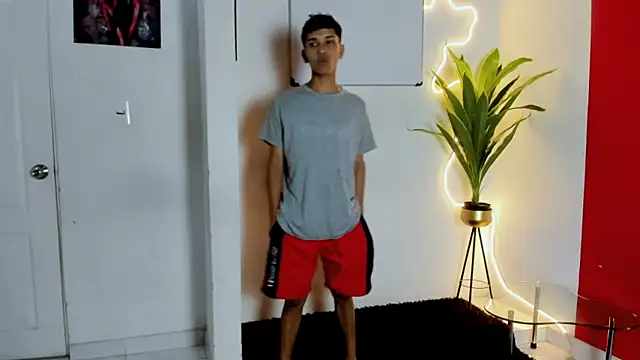 Snapshot of oversizedxguys chatting on 12, 4, 2026 oversizedxguys online show from 12, 4, 2026