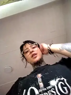 taaylor33 online show from 17, 12, 2025