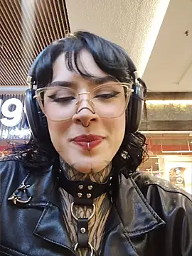taaylor33 online show from 15, 5, 2026