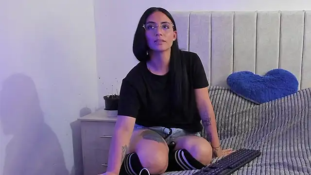 Snapshot of anny_roberts chatting on 6, 2, 2026 anny roberts online show from 6, 2, 2026