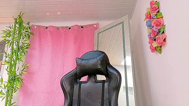 Snapshot of scarlet-jonesx chatting on 5, 2, 2026 scarlet-jonesx online show from 5, 2, 2026