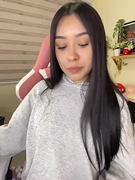 Starliee   online show from 15, 4, 2026