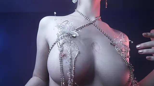 ginger hugs online show from 7, 3, 2025