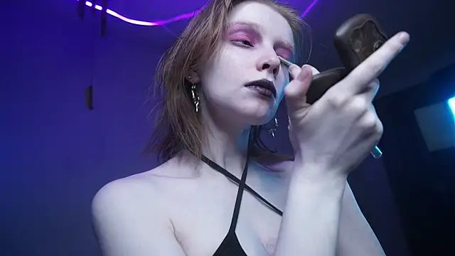 ginger hugs online show from 16, 11, 2025