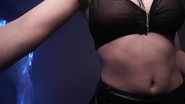 ginger hugs online show from 5, 3, 2025