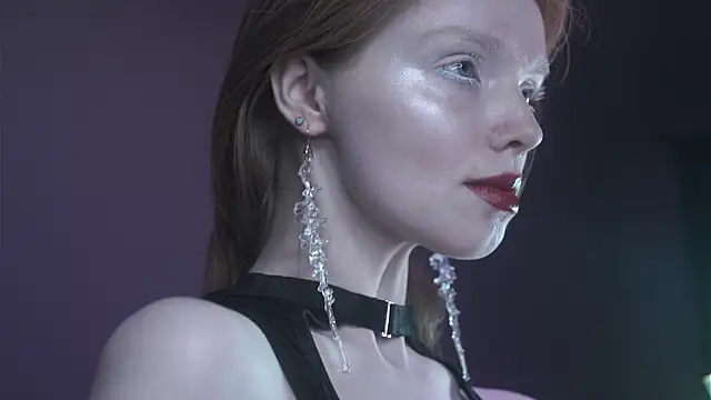 ginger hugs online show from 21, 12, 2025