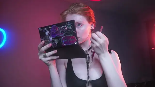 ginger hugs online show from 17, 9, 2025