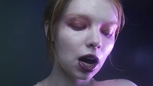 ginger hugs online show from 10, 3, 2025