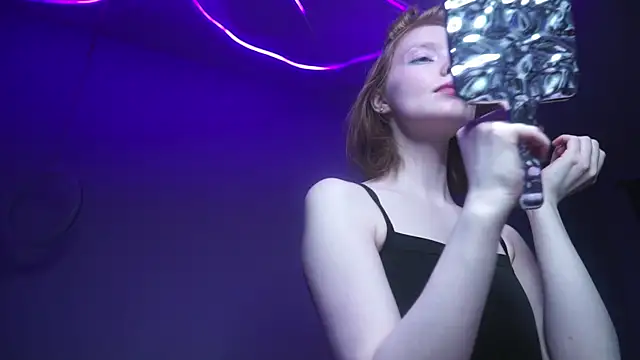 ginger hugs online show from 27, 9, 2025