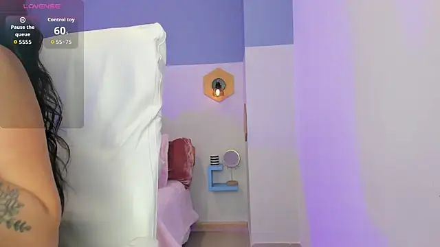 Chloe fischer  online show from 12, 11, 2025