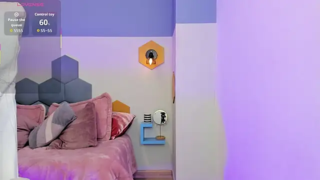 Chloe fischer  online show from 2, 10, 2025