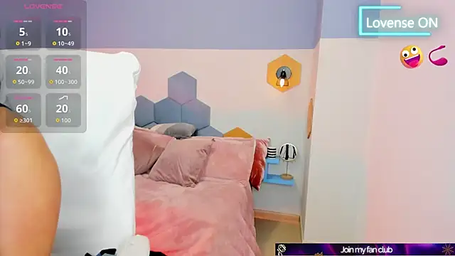 Chloe fischer  online show from 16, 10, 2025