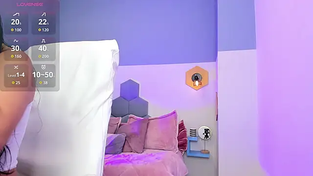 Chloe fischer  online show from 22, 9, 2025