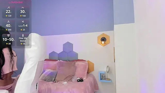 Chloe fischer  online show from 10, 4, 2026