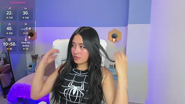 Chloe fischer  online show from 11, 10, 2025