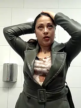 LisbethMoore  online show from 15, 4, 2026