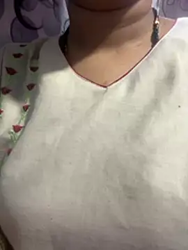 Spicy sari girl online show from 17, 5, 2026