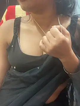 Snapshot of Spicy_sari_girl chatting on 24, 12, 2024 Spicy sari girl online show from 24, 12, 2024