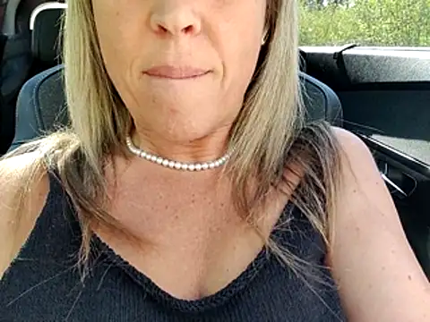 sweethotmilf888 online show from 22, 4, 2026