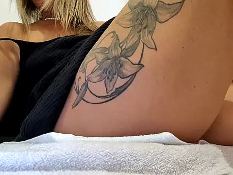 sweethotmilf888 online show from 19, 9, 2025