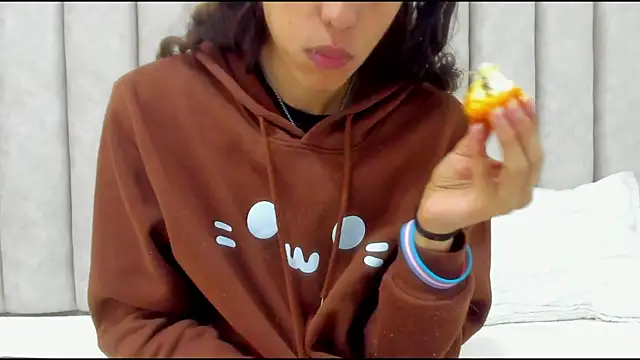 FreyaMoller online show from 2, 12, 2025