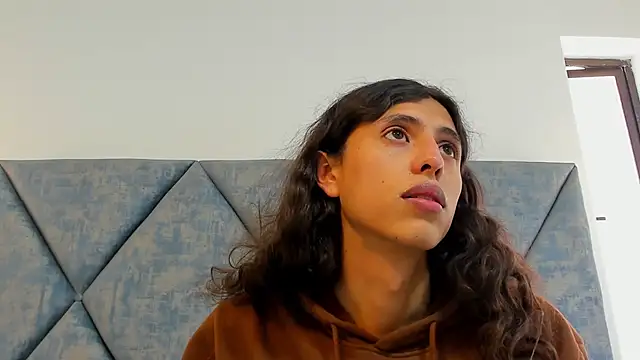 FreyaMoller online show from 4, 2, 2026