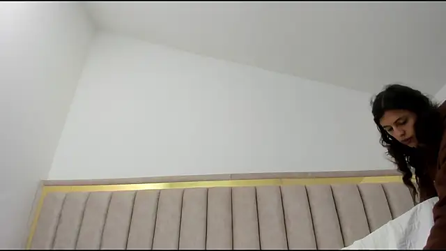 FreyaMoller online show from 7, 1, 2026