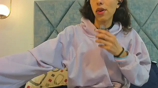 FreyaMoller online show from 18, 10, 2025