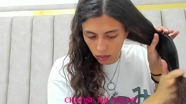 FreyaMoller online show from 8, 9, 2025