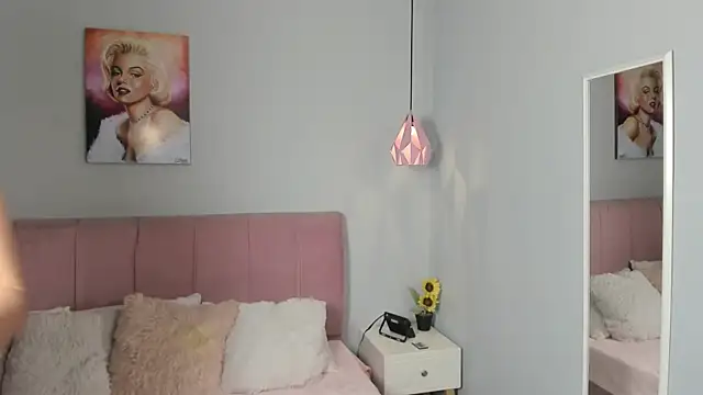 sophie alice  online show from 1, 10, 2025