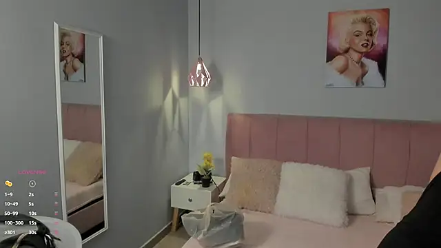 sophie alice  online show from 28, 10, 2025