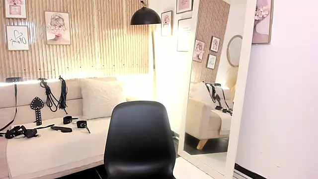 Snapshot of RACHEL_EV chatting on 18, 9, 2025 RACHEL EV online show from 18, 9, 2025