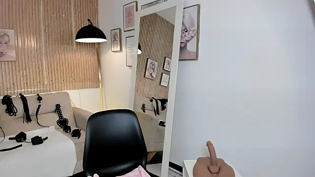 Snapshot of RACHEL_EV chatting on 29, 11, 2025 RACHEL EV online show from 29, 11, 2025