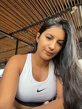 Kimm khalifa online show from 1, 5, 2026