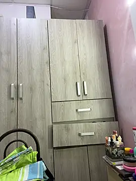 Milk chloe online show from 4, 2, 2026