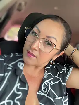 Milk chloe online show from 11, 10, 2025