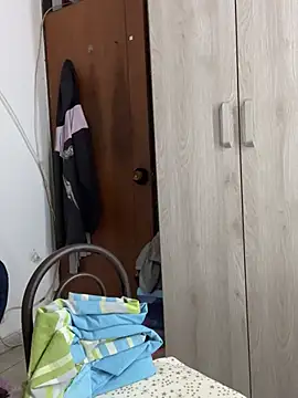 Milk chloe online show from 3, 2, 2026