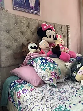 Milk chloe online show from 28, 3, 2026