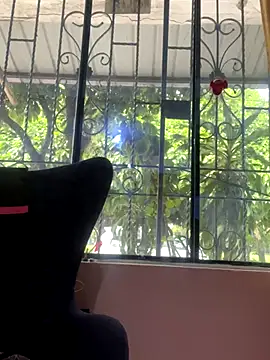 Milk chloe online show from 18, 11, 2025