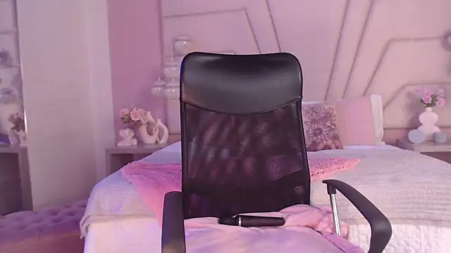 Riley  x online show from 17, 3, 2025