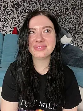 Kimi Ass online show from 2, 3, 2025