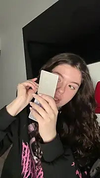 Kimi Ass online show from 3, 2, 2026