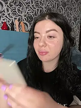 Kimi Ass online show from 2, 3, 2025