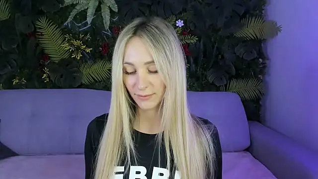 Horny Blond online show from 20, 10, 2025