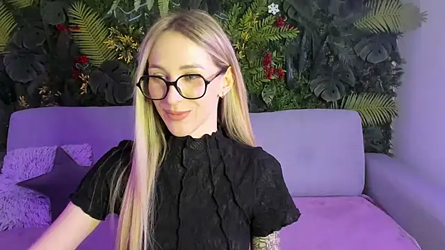 Snapshot of Horny_Blond chatting on 1, 2, 2026 Horny Blond online show from 1, 2, 2026