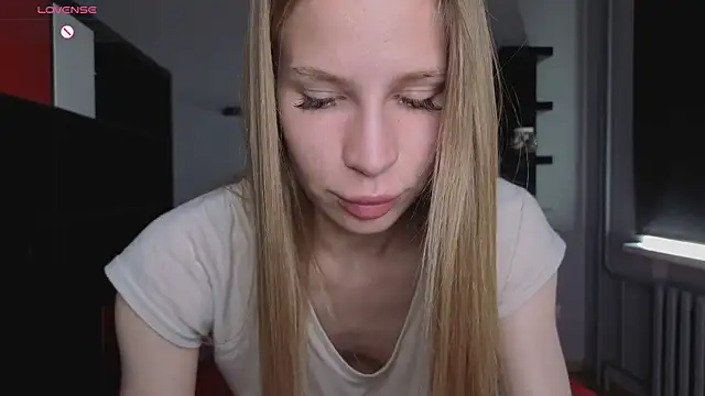 Snapshot of Elis_Fox chatting on 22, 6, 2026 Elis Fox online show from 22, 6, 2026