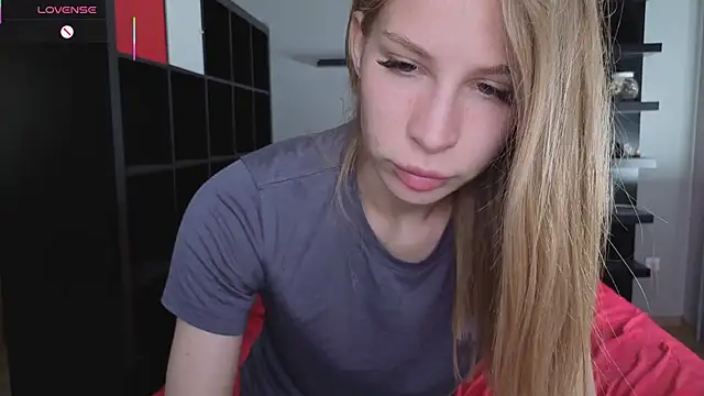 Snapshot of Elis_Fox chatting on 8, 6, 2026 Elis Fox online show from 8, 6, 2026